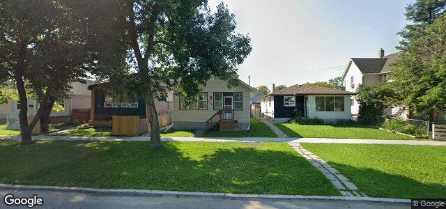 Larawan ng 328 Ravelston Avenue W sa Winnipeg, Manitoba