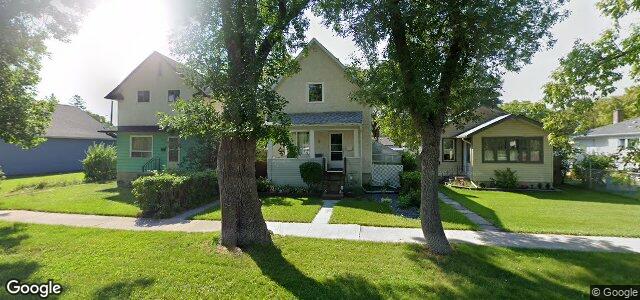 Photo of 334 Whittier Avenue W in Winnipeg, Manitoba