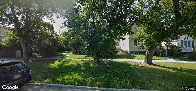 Larawan ng 340 Ravelston Avenue W sa Winnipeg, Manitoba