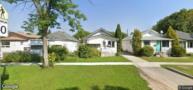Larawan ng 341 Ravelston Avenue W sa Winnipeg, Manitoba