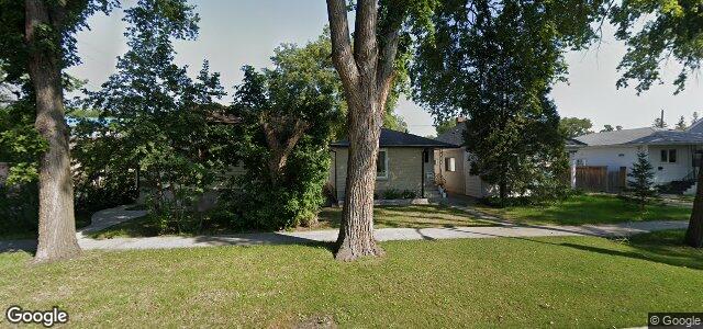 Photo of 343 Rosseau Avenue W in Winnipeg, Manitoba