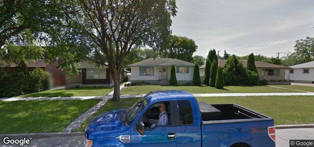 Larawan ng 428 Ravelston Avenue W sa Winnipeg, Manitoba