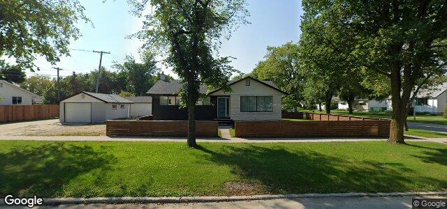 Larawan ng 446 Ravelston Avenue W sa Winnipeg, Manitoba