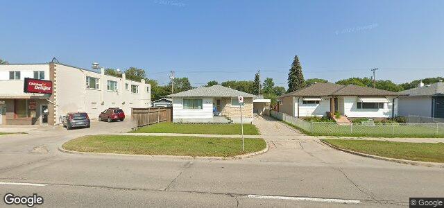 Photo of 449 Regent Avenue W in Winnipeg, Manitoba