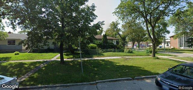 Larawan ng 568 Ravelston Avenue W sa Winnipeg, Manitoba