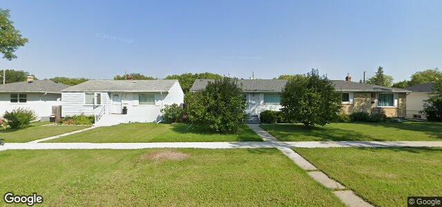 Larawan ng 709 Ravelston Avenue W sa Winnipeg, Manitoba