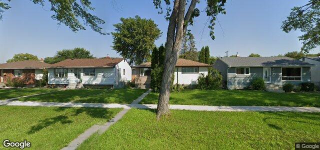 Photo of 731 Ravelston Avenue W in Winnipeg, Manitoba