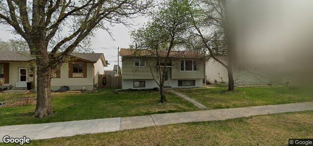 Larawan ng 102 Woodydell Avenue sa Winnipeg, Manitoba