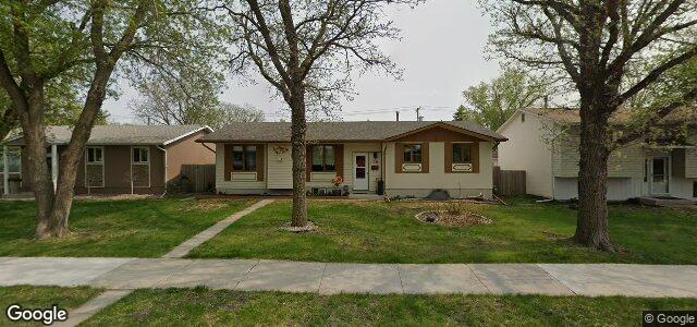 Larawan ng 106 Woodydell Avenue sa Winnipeg, Manitoba