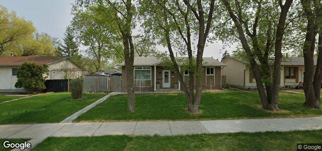Larawan ng 110 Woodydell Avenue sa Winnipeg, Manitoba