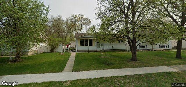 152 Woodydell Avenue（加拿大曼尼托巴省温尼伯市）房屋照片