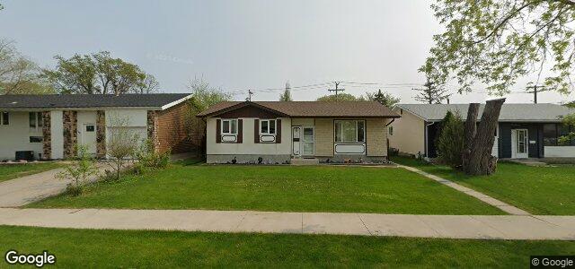 Larawan ng 18 Woodydell Avenue sa Winnipeg, Manitoba