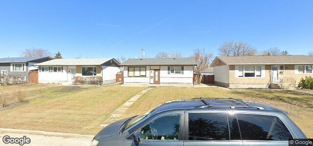 Larawan ng 201 Woodydell Avenue sa Winnipeg, Manitoba