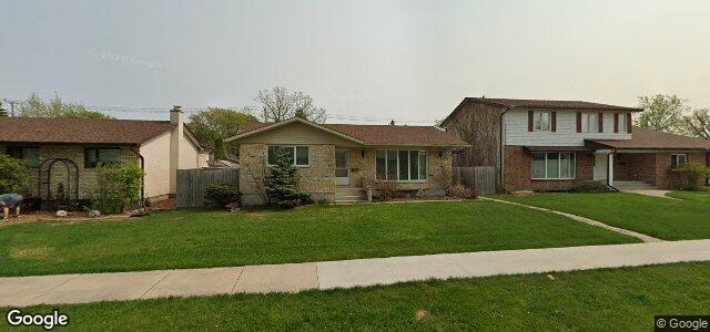 Larawan ng 76 Woodydell Avenue sa Winnipeg, Manitoba