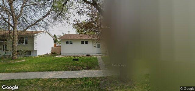 Larawan ng 98 Woodydell Avenue sa Winnipeg, Manitoba