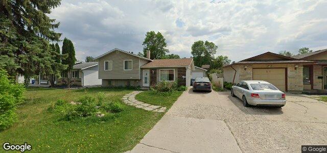 Larawan ng 10 Lake Island Crescent sa Winnipeg, Manitoba