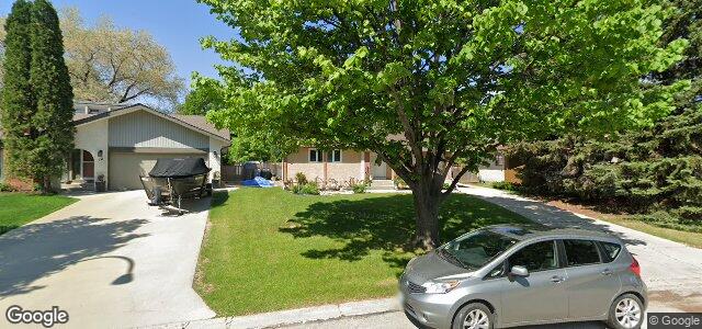 Larawan ng 10 Montclair Bay sa Winnipeg, Manitoba