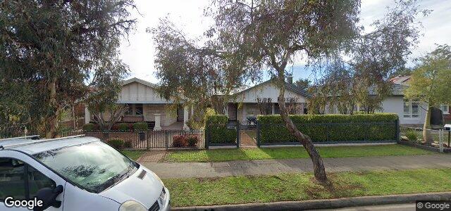 Photo of 15 Salisbury Crescent in Winnipeg, Manitoba