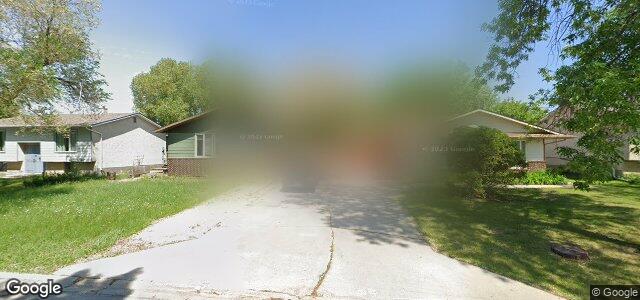 Larawan ng 1630 Chancellor Drive sa Winnipeg, Manitoba