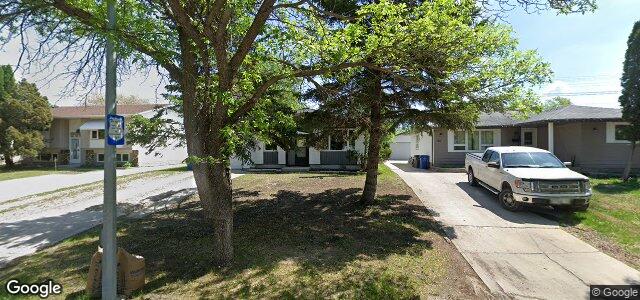 Larawan ng 1715 Chancellor Drive sa Winnipeg, Manitoba