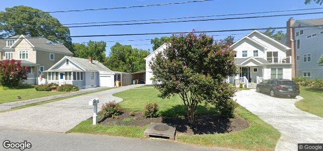 Photo of 19 East Lake Drive in Winnipeg, Manitoba