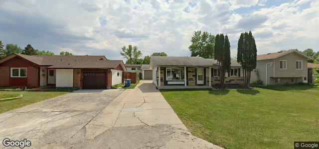 Larawan ng 2 Lake Island Crescent sa Winnipeg, Manitoba