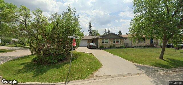 Larawan ng 2 Santa Clara Crescent sa Winnipeg, Manitoba