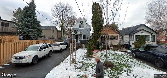 Photo of 2 West Lake Crescent in Winnipeg, Manitoba