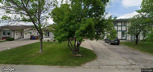 Larawan ng 200 Lake Village Road sa Winnipeg, Manitoba