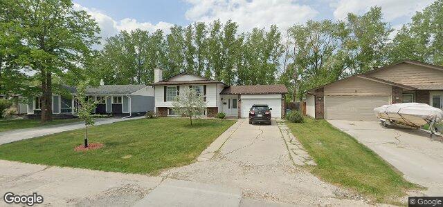 Larawan ng 23 Lake Island Crescent sa Winnipeg, Manitoba