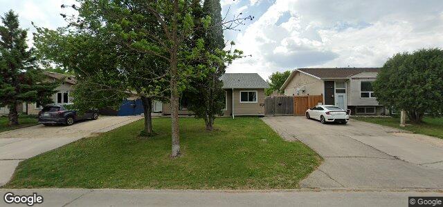 Larawan ng 260 Lake Village Road sa Winnipeg, Manitoba