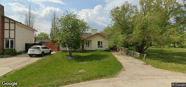 Larawan ng 31 Blue Lake Bay sa Winnipeg, Manitoba