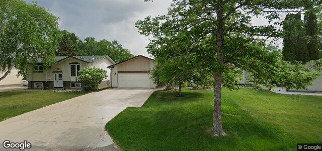 Larawan ng 32 Syracuse Crescent sa Winnipeg, Manitoba