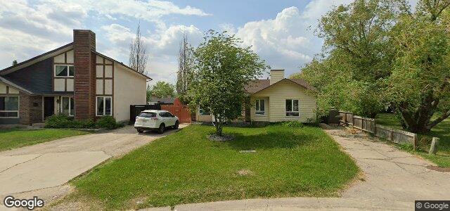 Larawan ng 33 Blue Lake Bay sa Winnipeg, Manitoba