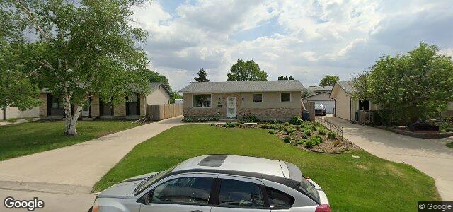 Larawan ng 44 Syracuse Crescent sa Winnipeg, Manitoba