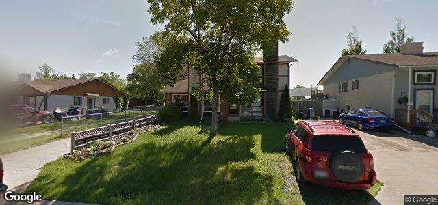 Larawan ng 44 West Lake Crescent sa Winnipeg, Manitoba