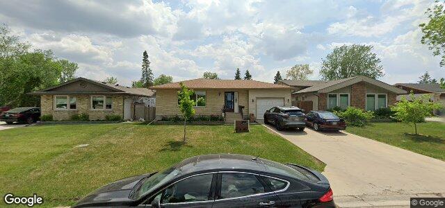 Larawan ng 6 Santa Clara Crescent sa Winnipeg, Manitoba