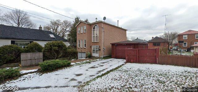 Larawan ng 8 West Lake Crescent sa Winnipeg, Manitoba