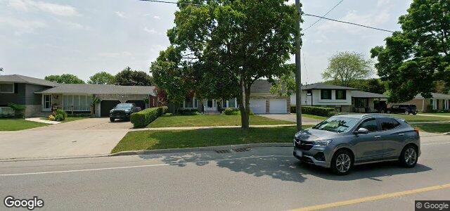 Larawan ng 82 Lakeshore Road sa Winnipeg, Manitoba