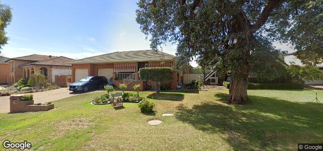 Photo of 9 East Lake Drive in Winnipeg, Manitoba