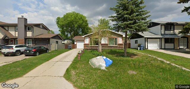 Photo of 91 Lake Albrin Bay in Winnipeg, Manitoba
