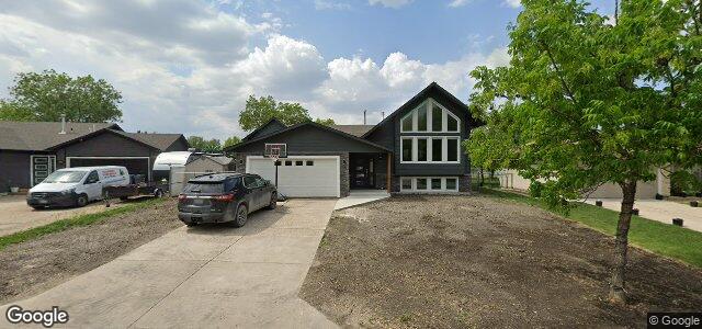 Larawan ng 98 Syracuse Crescent sa Winnipeg, Manitoba