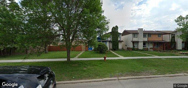 Larawan ng 990 Chancellor Drive sa Winnipeg, Manitoba