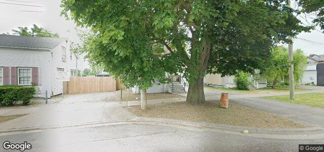 Larawan ng 102 Queenston Street sa Winnipeg, Manitoba