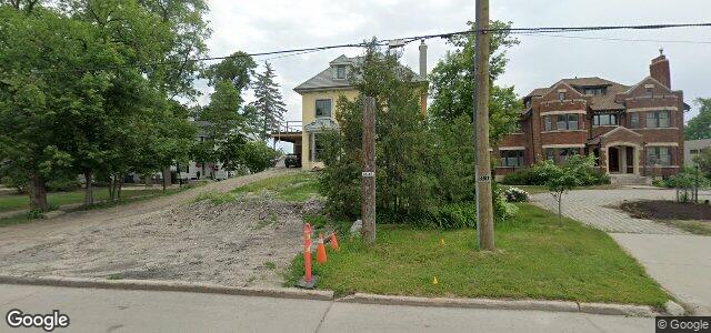 Larawan ng 1311 Wellington Crescent sa Winnipeg, Manitoba