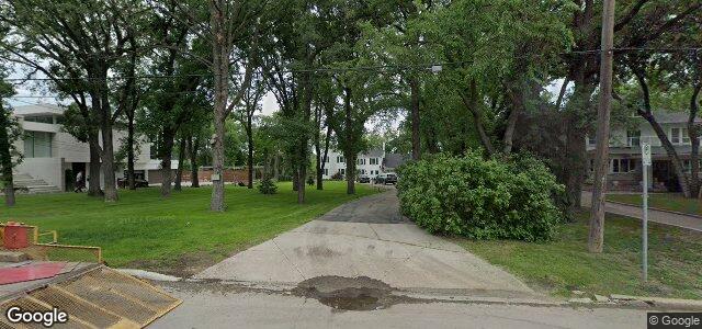 Larawan ng 1331 Wellington Crescent sa Winnipeg, Manitoba