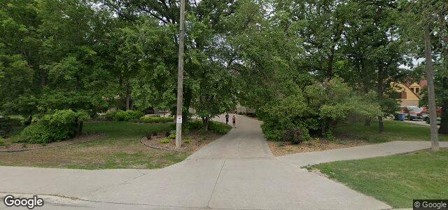 Larawan ng 747 Wellington Crescent sa Winnipeg, Manitoba