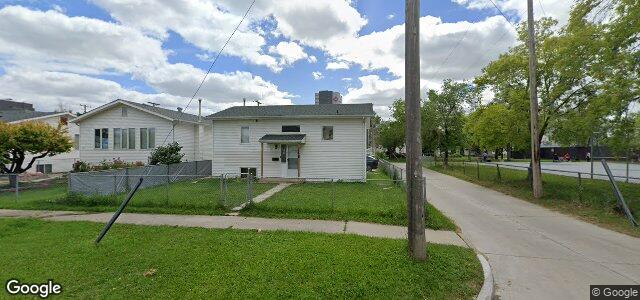 Larawan ng 748 Ross Avenue sa Winnipeg, Manitoba