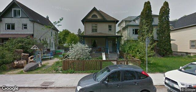 Larawan ng 154 Langside Street sa Winnipeg, Manitoba