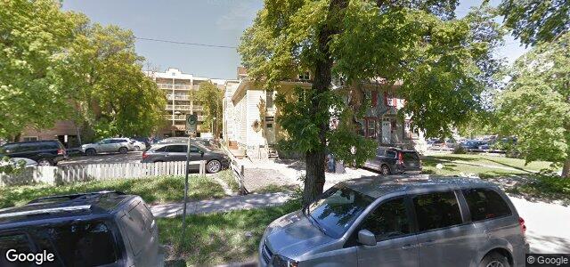 Larawan ng 200 Colony Street sa Winnipeg, Manitoba
